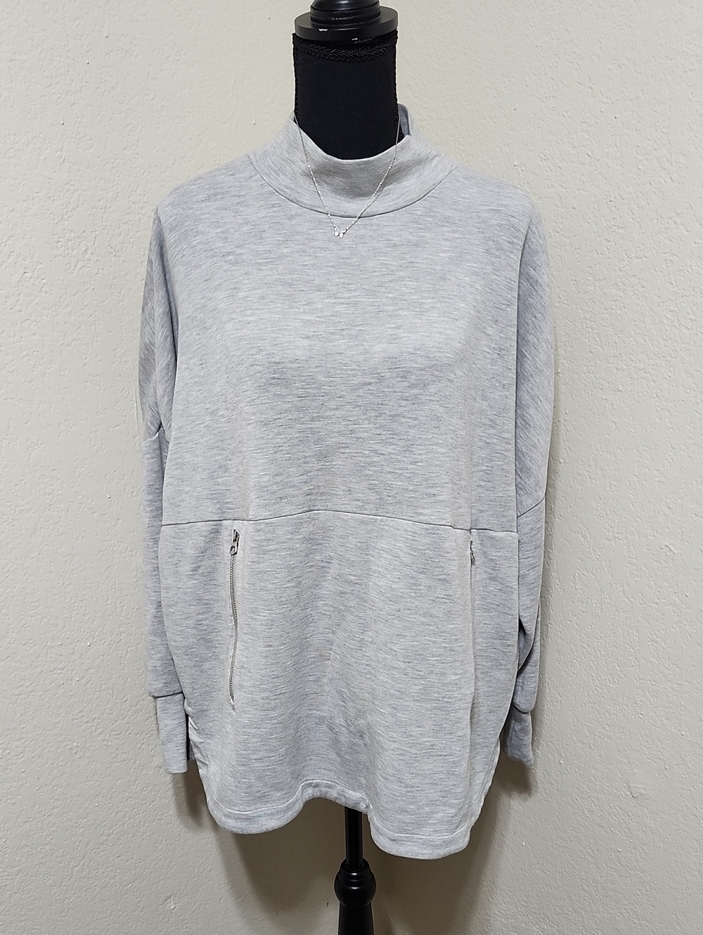 Varley Bayliss Mock Neck Oversized Sweatshirt Heather Gray Size L EUC Quiet Lux